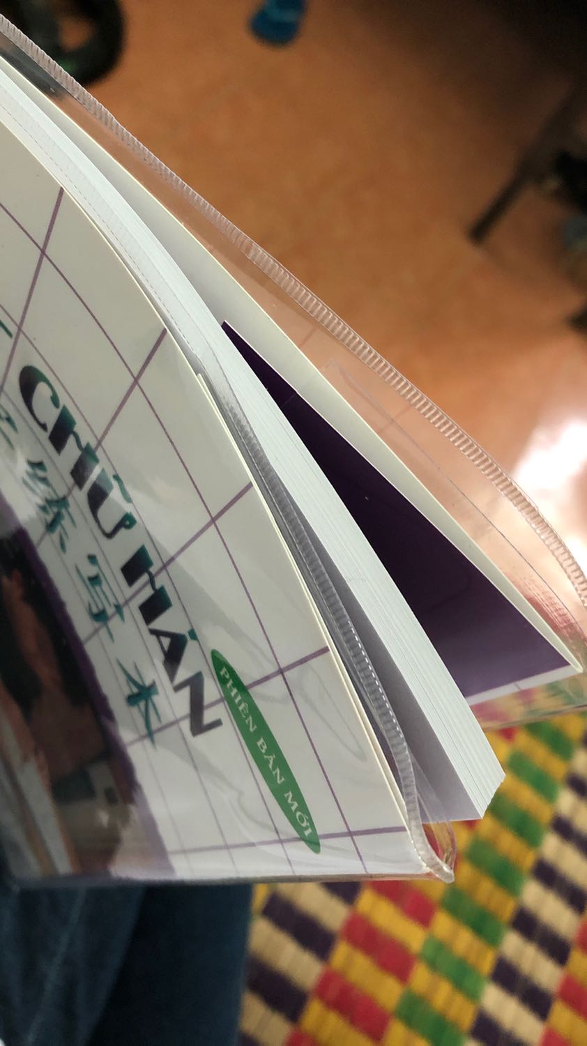 Sách thì đẹp. Nhưng càng ngày Tiki bao bìa sách thực sự tệ. Mình cũng bỏ tiền ra mua bookcare cơ mà? Sao lại có thể làm việc ko một chút coi lại xem bìa bao như nào luôn.