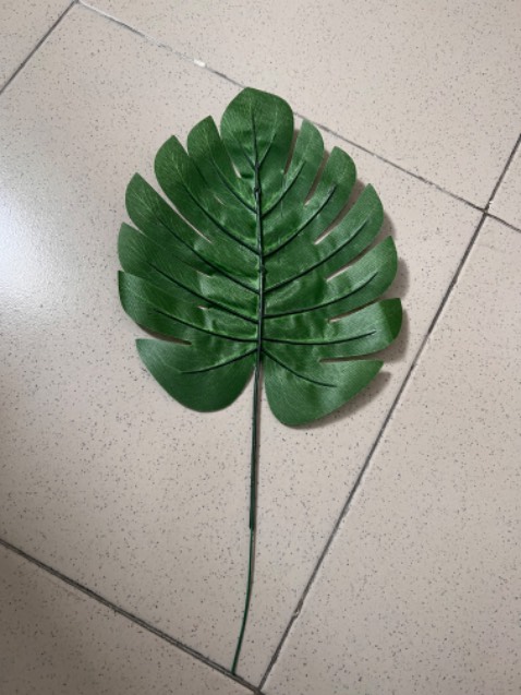 Hàng nhận thực tế khác xa mẫu, bong bóng thiếu, chỉ 1 cái lá, ống bơm ko bơm được bong bóng. Quá tệ