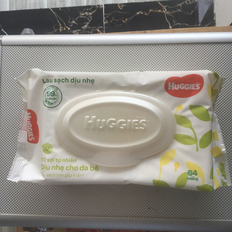 Đóng gói cẩn thận ,giao hàng nhanh ,khăn giấy sử dụng mềm và tốt