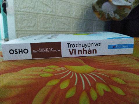 Lần trước giao cuốn bị rách, trầy nay đã đổi cuốn mới, đẹp hơn, sạch hơn. Nội dung thì hay, có rất nhiều bài học được Osho rút ra từ câu chuyện của những vĩ nhân, rất sâu sắc, khi đọc nên ngẫm nhiều. Chấm 4 sao vì lần trước giao sách rách Lần trước giao cuốn bị rách, trầy nay đã đổi cuốn mới, đẹp hơn, sạch hơn. Nội dung thì hay, có rất nhiều bài học được Osho rút ra từ câu chuyện của những vĩ nhân, rất sâu sắc, khi đọc nên ngẫm nhiều. Chấm 4 sao vì lần trước giao sách rách