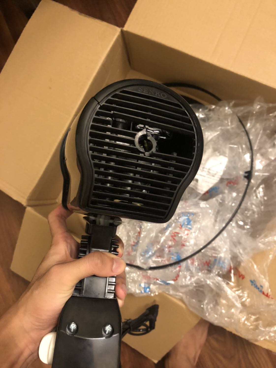 Mình nhận được toàn hàng vỡ, càn đổi trả..
Lần đầu thất vọng khi đặt hàng trên tiki.
Cảm giác như bị *** vậy