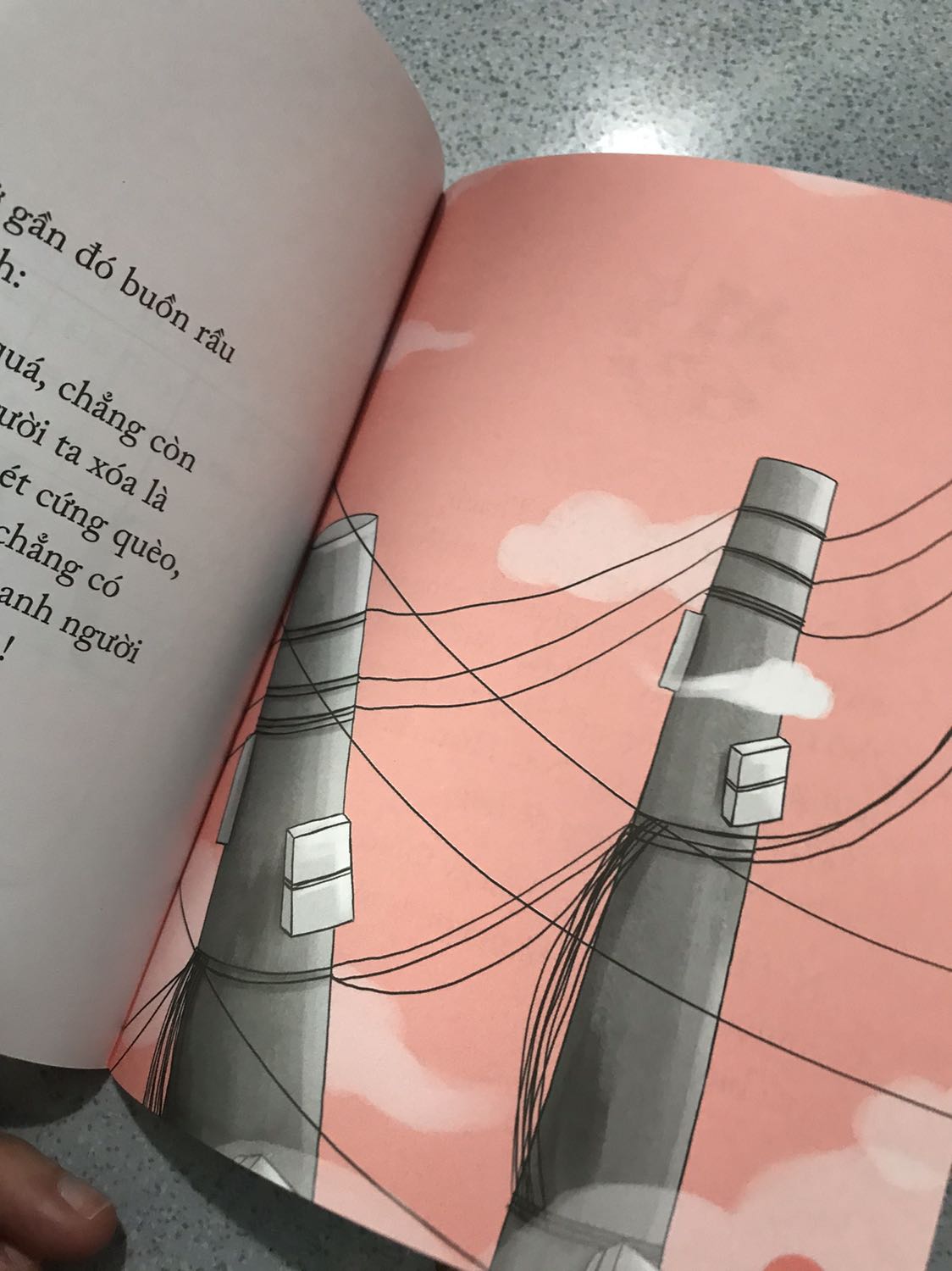 Săn sale 1k sách ưng cực kỳ nha. Ship nhanh có bài học ẩn dụ dạy trẻ em bé trai là phải nhường nhịn ga lăng với bé gái. Tks Tiki nhé ?????????