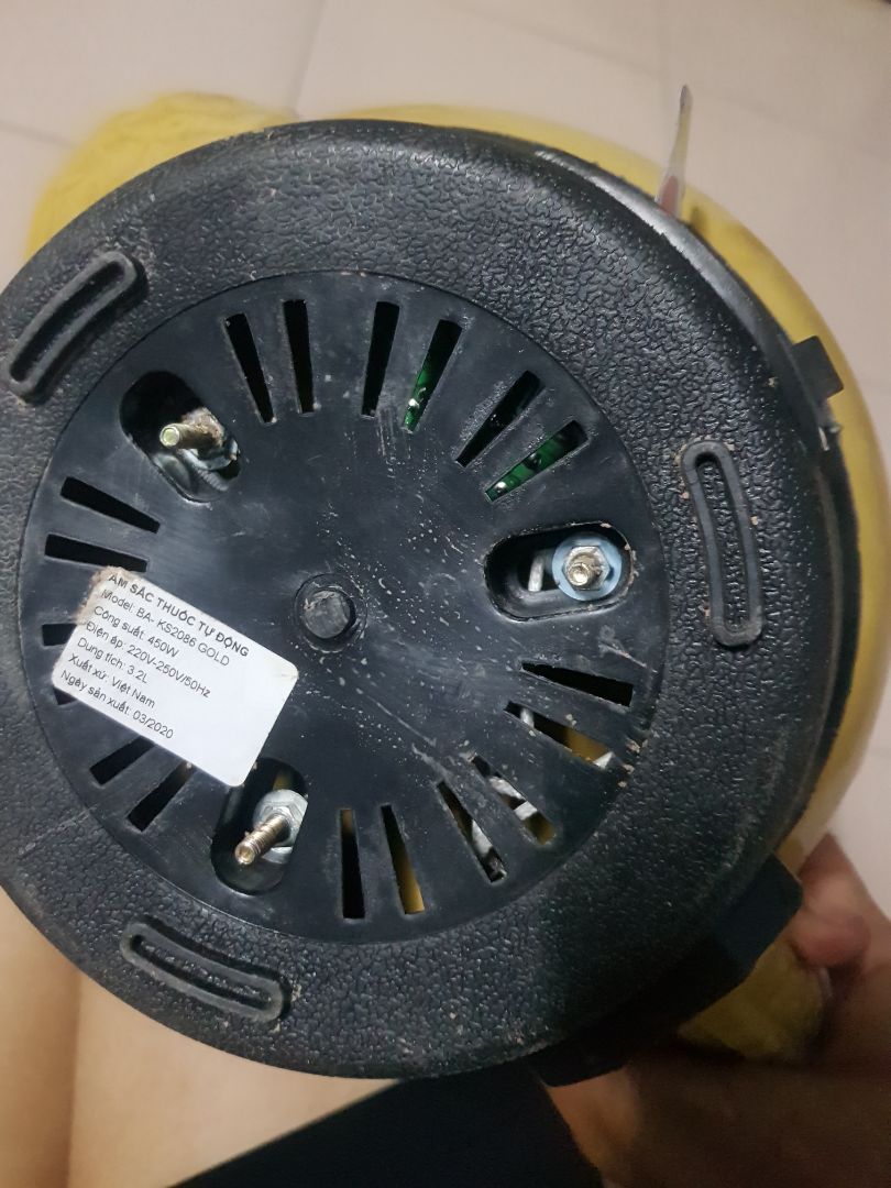 thiệt sự ngán ngẫm với hình thức mua hàng online. Mua lần 1 giao hàng bị nứt đã được tiki đổi lại cái mới. Cái được đổi thì còn nguyên vẹn nhưng sản phẩm giống như lội từ dưới bùn lên. chán thiệt sự !