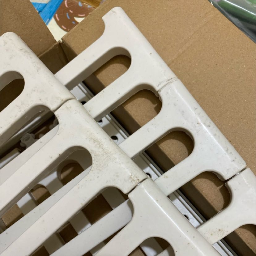 Hàng rất cũ và bẩn như đã từng sử dụng