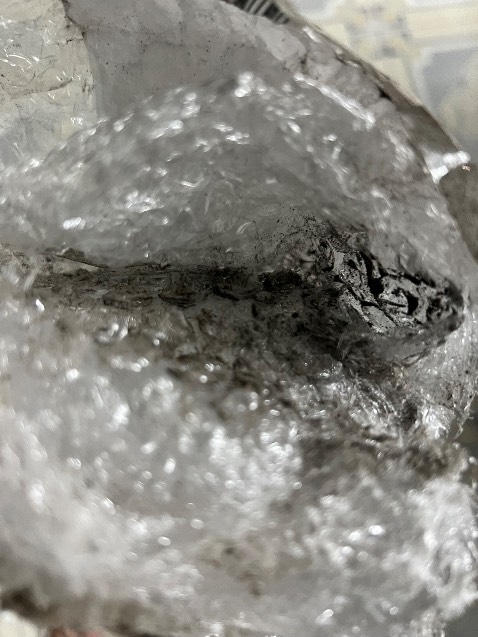 Mô tả sản phẩm có nguồn, nhưng hàng chỉ có dây led. hàng bị mốc, đóng gói sơ sài, móp méo.