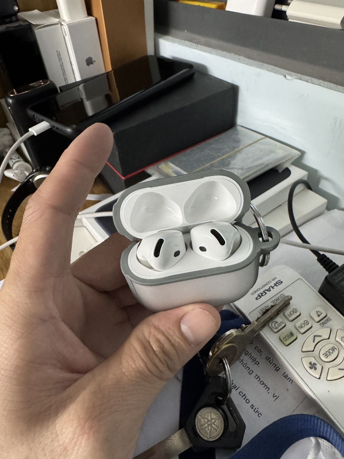 Đồ dùng ok tốt, tuy giao không đúng với màu đã đặt trên kiti, nhưng mà giao lộn màu trắng xám cũng thấy ok. Tạm xem được. Cảm ơn shop nhiều