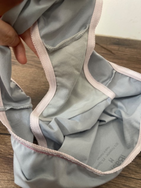 Quần mát, nhẹ
Nên mua nhỏ lại 1 size so với thông thường
Không thích kiểu may đũng như này lắm