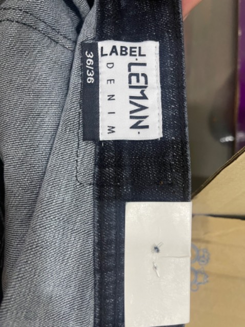 Nhờ shop hỗ trợ đổi trả do size bị nhầm - mắc thể hiện size 38 mà bên trong size 36 (thực tế size 36)
***Cảm ơn shop đã nhiệt tình đổi lại 10 điểm nhé shop ***