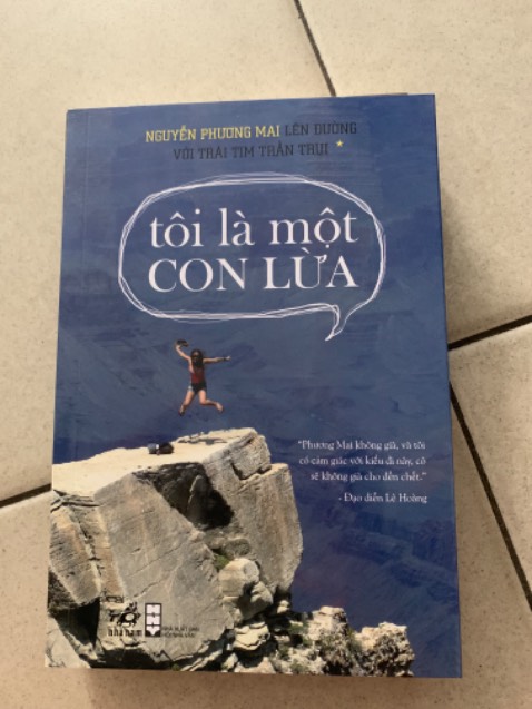 Bao bì đẹp, chất lượng giấy đẹp (mình chỉ buồn là không tặng bookmark🥲). Nghe review về cuồn này nhiều rồi nên mới quyết định mua về đọc xem sao. Giao hành cực nhanh💯, đóng gói có bao chống sốc cẩn thận nên về tới tay mình sách không bị móp méo gì cả🫶🏻