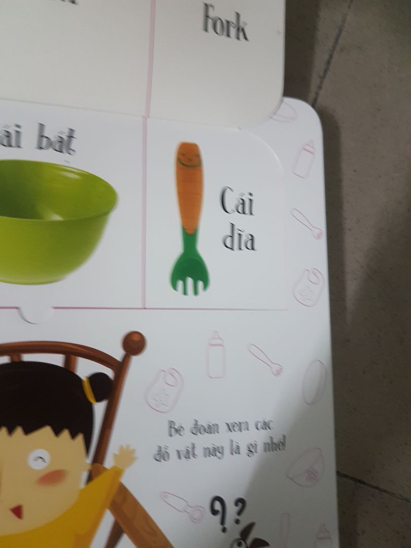 Sách hay, bé rất thích. Sách có một lỗi màu không đúng và 1 lỗi từ địa phương