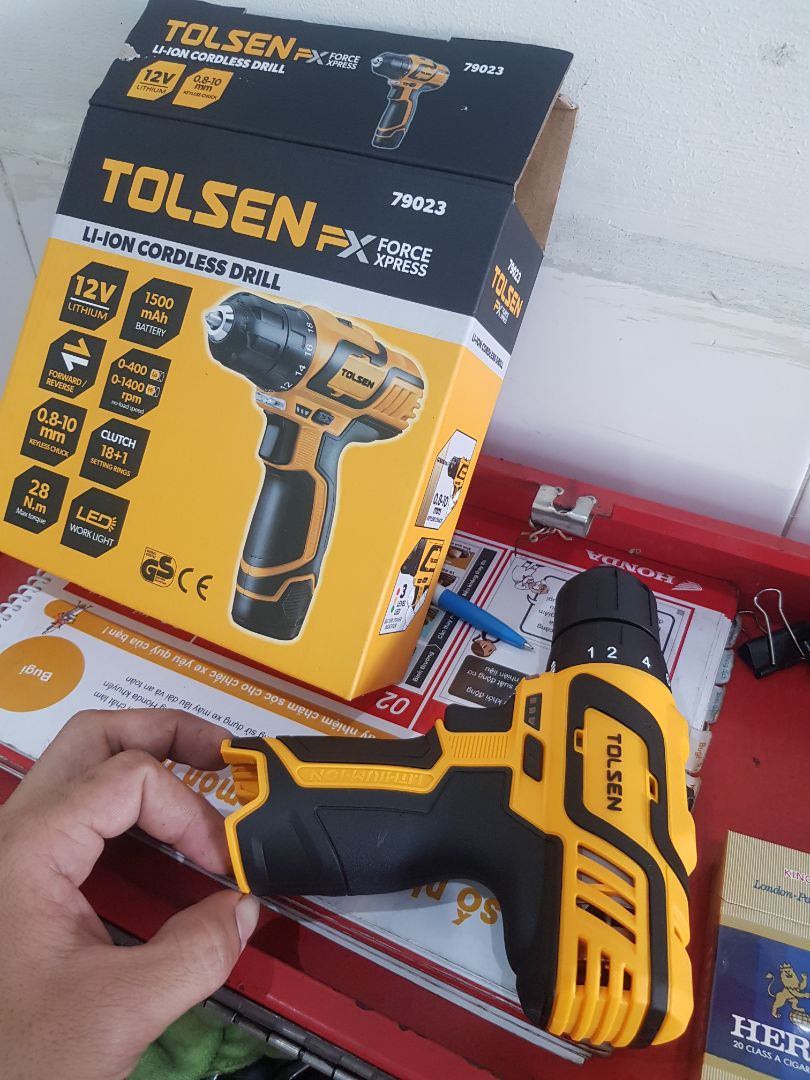 Đả nhận được sản phẩm ! 
Hàng gói đúg như hình đầy đủ sút cầm rất chắc tay, đẹp! Nhưng pin sạc ko vô lúc nào cũng báo đèn màu xanh ! lắp vào súng ko dùng được! Đèn trên súng ko sáng! vậy sao mình sài được đây