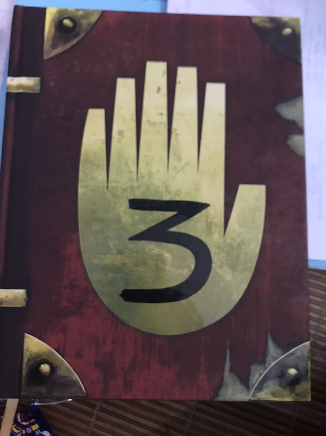 sản phẩm đẹp nhưng hơi móp góc trong quá trình vận chuyển