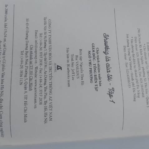 Nội dung chưa đọc nhưng biết chắc là sẽ rất hay, font chữ khác với những cuốn truyện ngôn mình đã đọc nhìn rất thú vị, bìa đơn giản mà đẹp, khổ to nên khi cầm tay thấy khá thoải mái, hơi deaf nhẹ nhưng ko đáng kể, có một điều là mình rất để ý đến thông tin tác giả mong nhận được nhiều thông tin hơn ạ😊