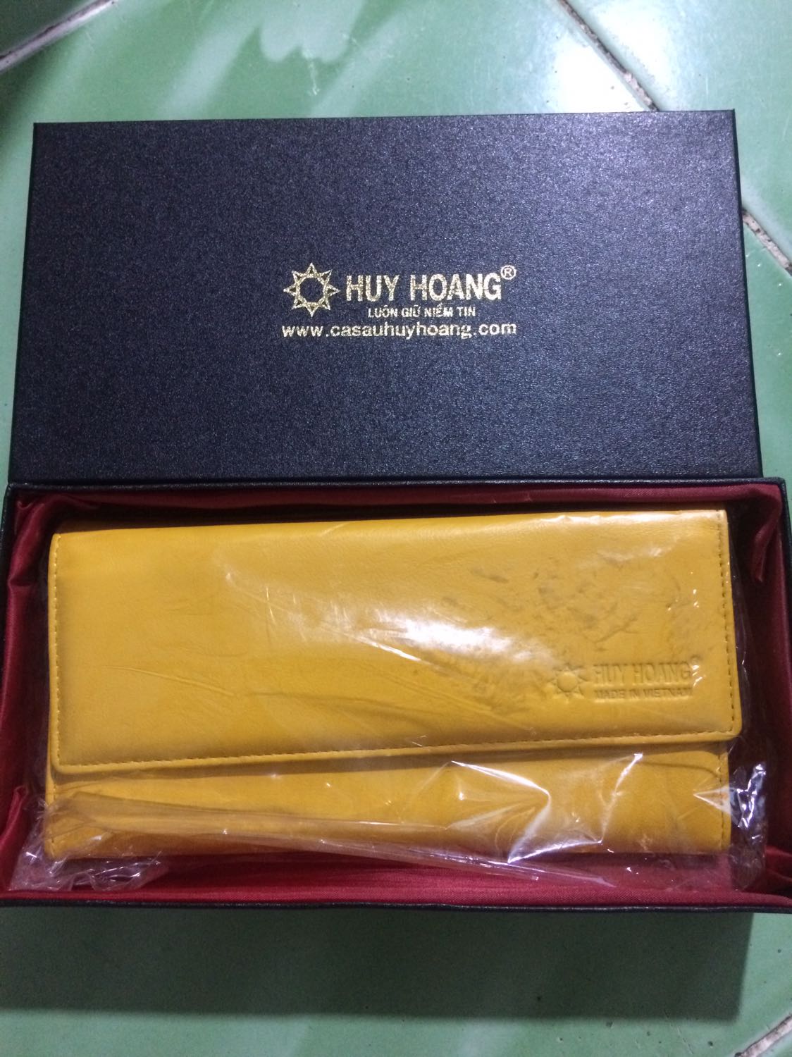 Chất lượng sản phẩm tuyệt vời,ví đẹp hơn hình ảnh mô tả...tốt hơn cả mong đợi,rất đáng tiền