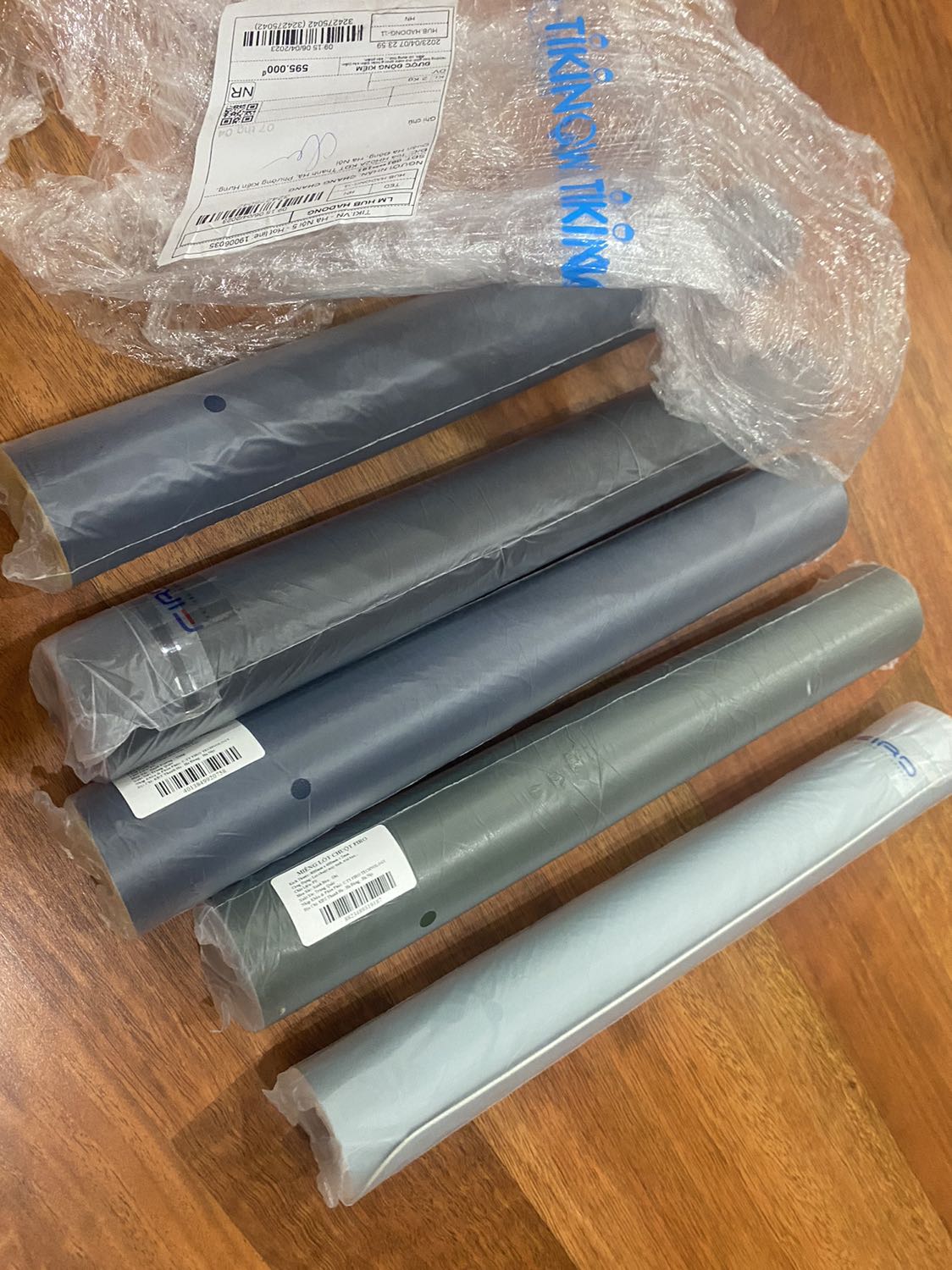 Phòng đông người mỗi người 1 màu hihi shop giao đúng màu mình đặt rất ưng ý.