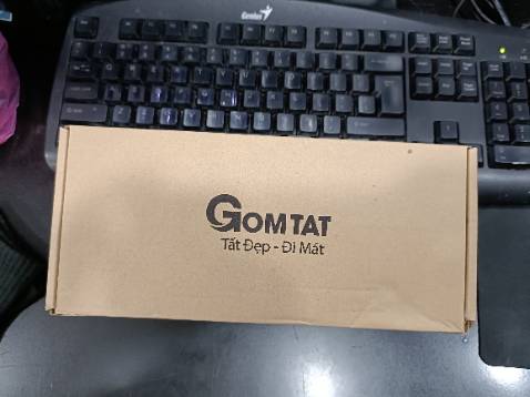 Mặc dù mới sờ vào có cảm giác bề mặt vải có vẻ khô dày sẽ gây bí, nhưng đúng là sợi tre mang vào lại thấy mát không bí chân chút nào. Mình sẽ quay lại mua