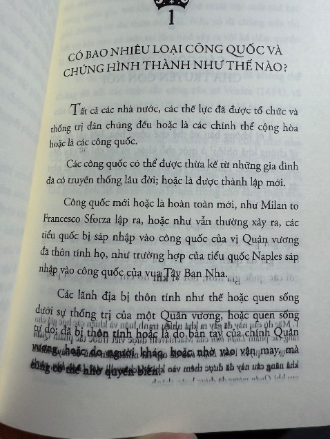 Nội dung rất hay nhưng sách có rất nhiều trang bị nhoè mực, in lỗi.