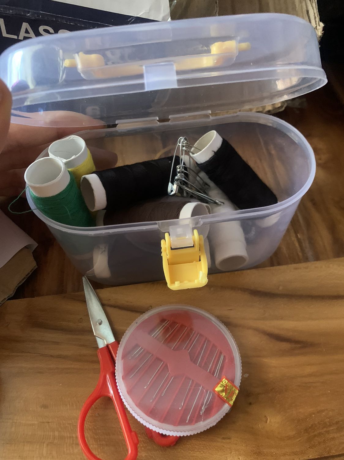 Sản phẩm shop giao không như thông tin shop bán, dù em mua sale giá cũng rẻ, nhưng cảm giác bị *** giữa hình ảnh minh hoạ và chất lượng thật của sản phẩm.