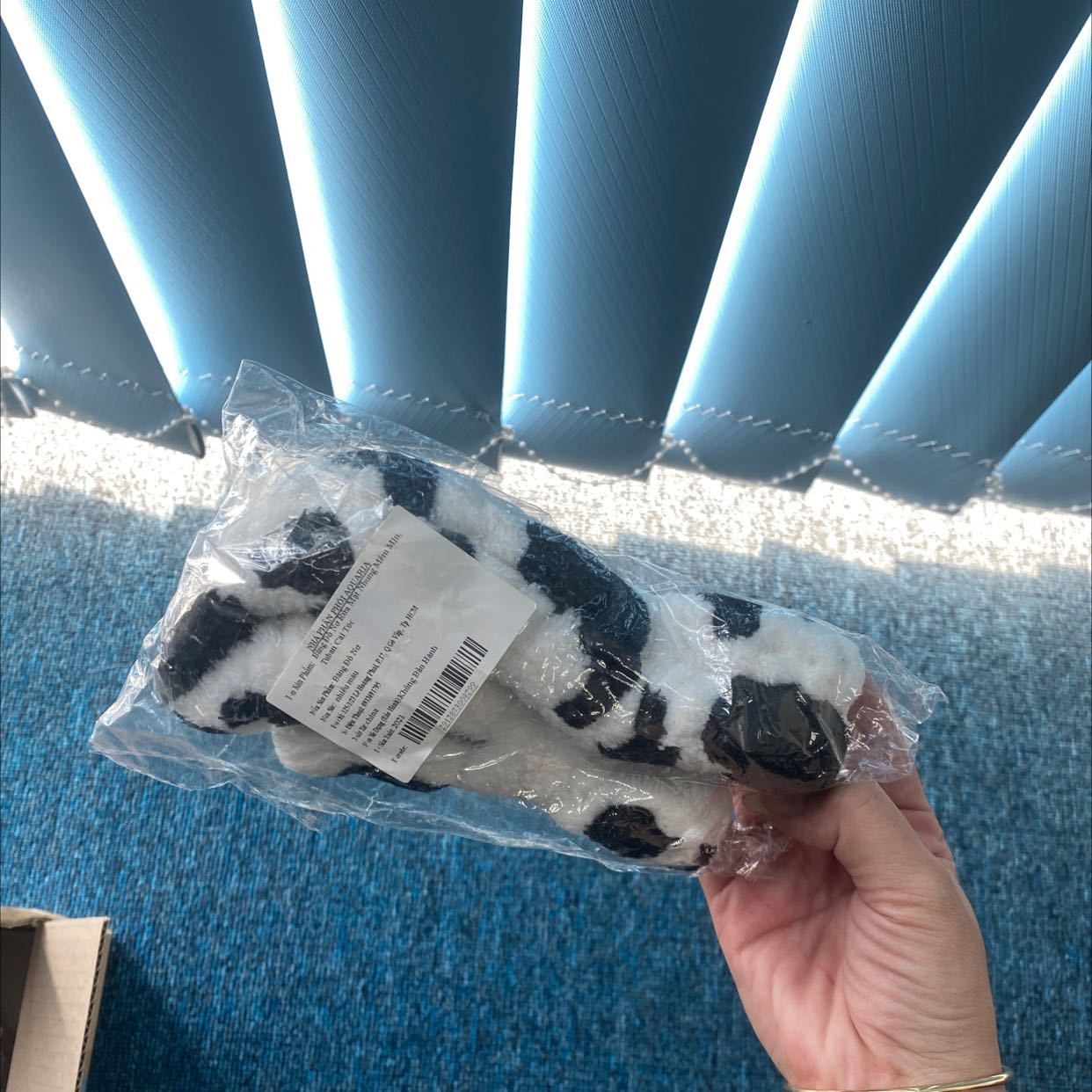 Mua mẫu này giao mẫu kia, cần gấp còn làm ăn kiểu này, bực ghê.