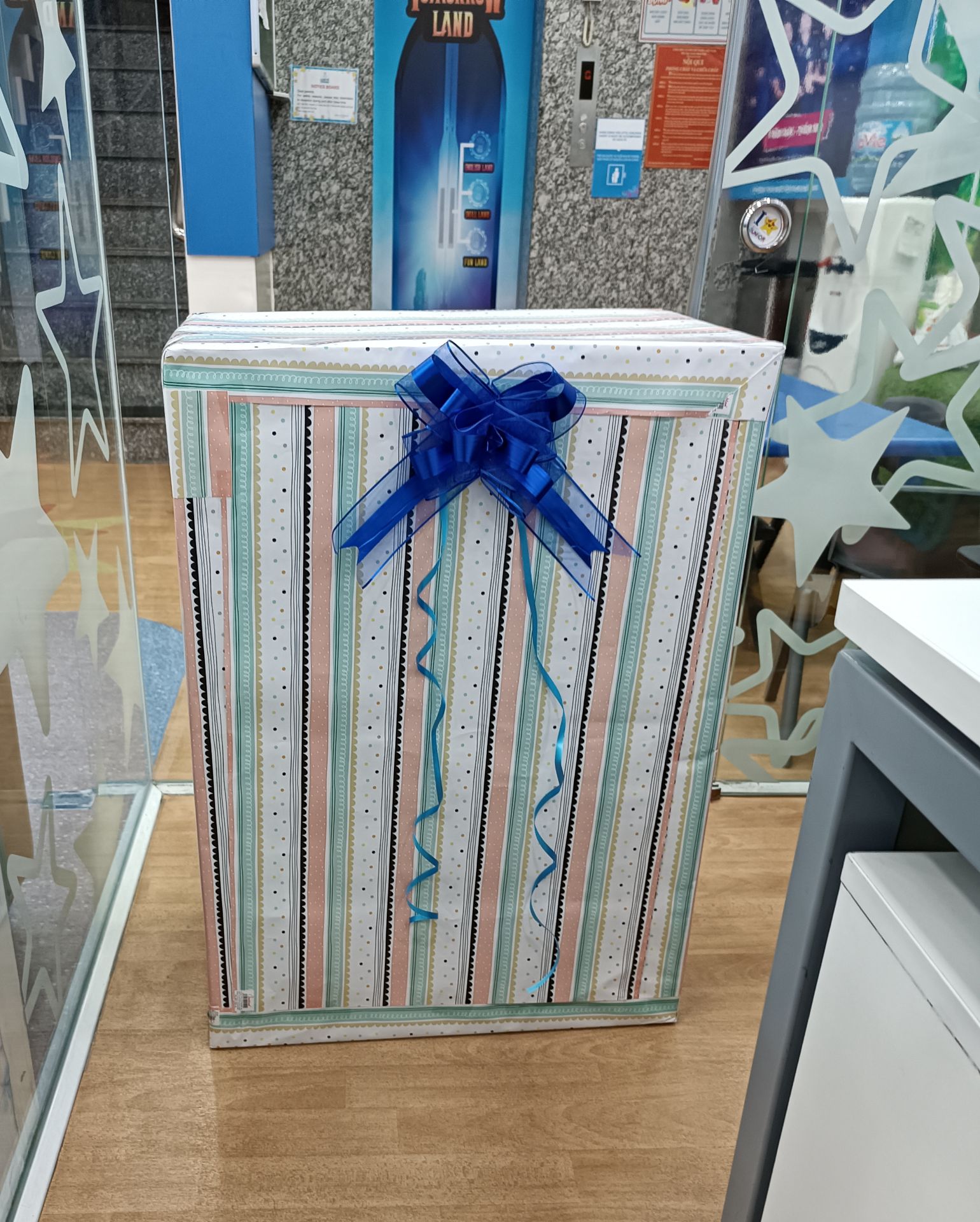 mua tặng nên chua khuy thùng, vận chuyển xe tải xịn xò , giao hàng nhanh