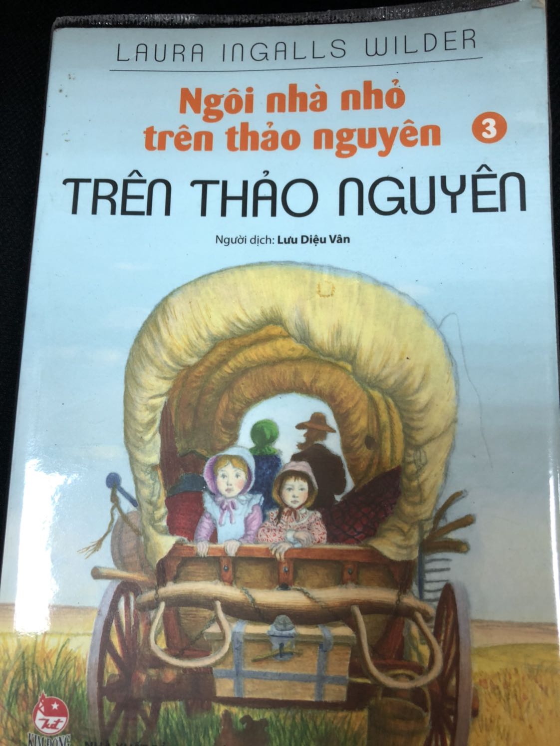 Sách cũ, ố vàng, không thích Fahasa giao vì ghi là có bookcare nhưng Fahasa giao sách sẽ không được bọc. Mua sách ở tiki vì đã mua gói bookcare .