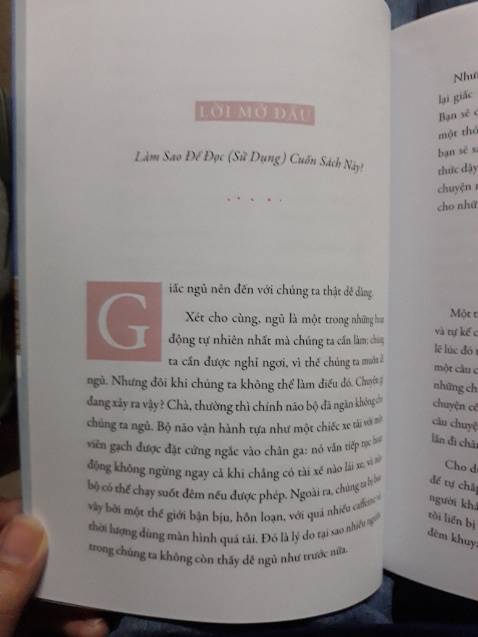 Màu sắc và chất lượng giấy của sách rõ nét, cỡ chữ rất phù hợp, kèm theo bìa đẹp và bắt mắt. Nội dung của cuốn sách rất hay, đọc rất cuốn hút nhé Sản phẩm rất chất lượng