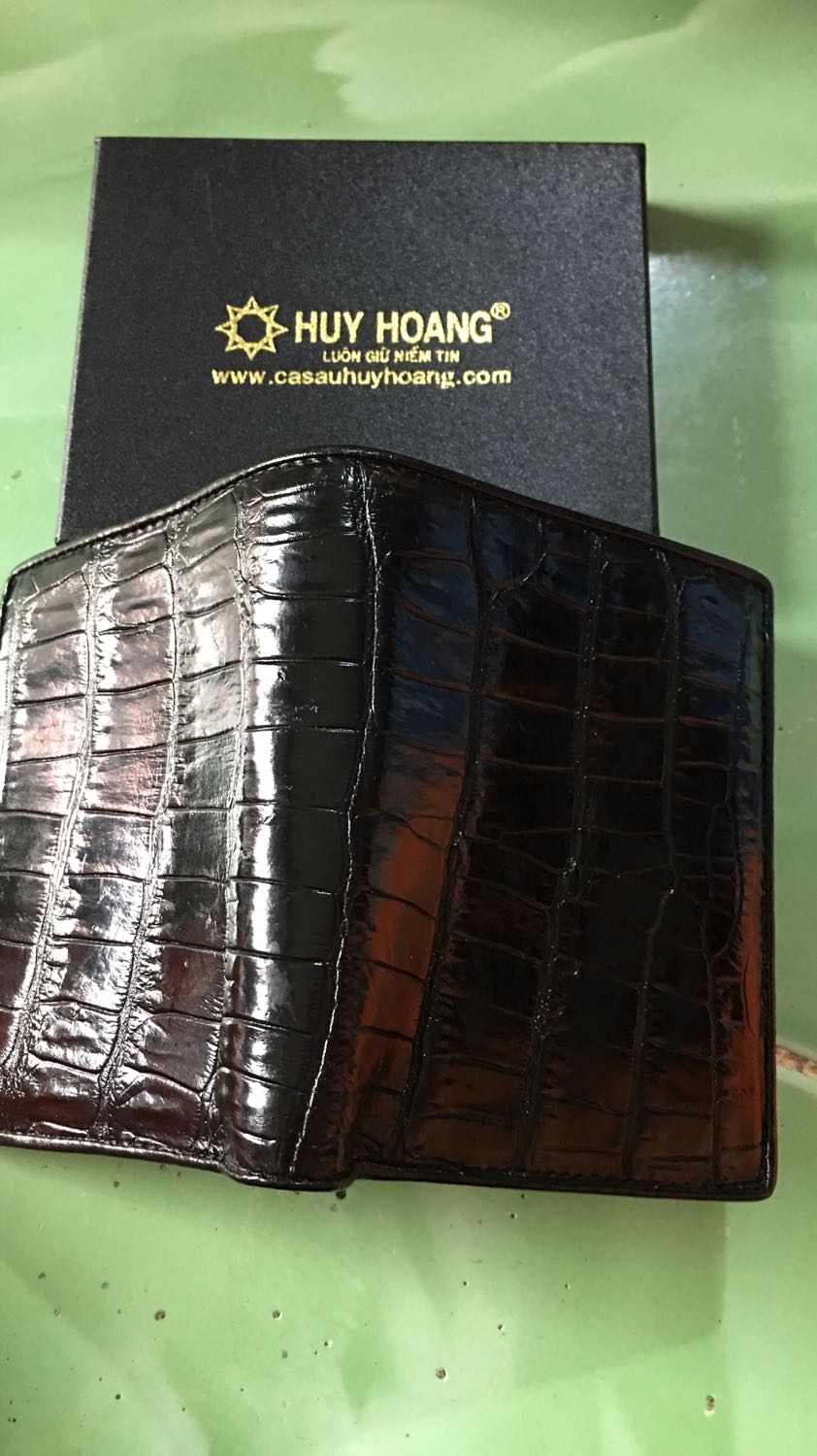 Ví nam đep vàchac chắn giao hang nhanh shop phuv vu nhiet tinh