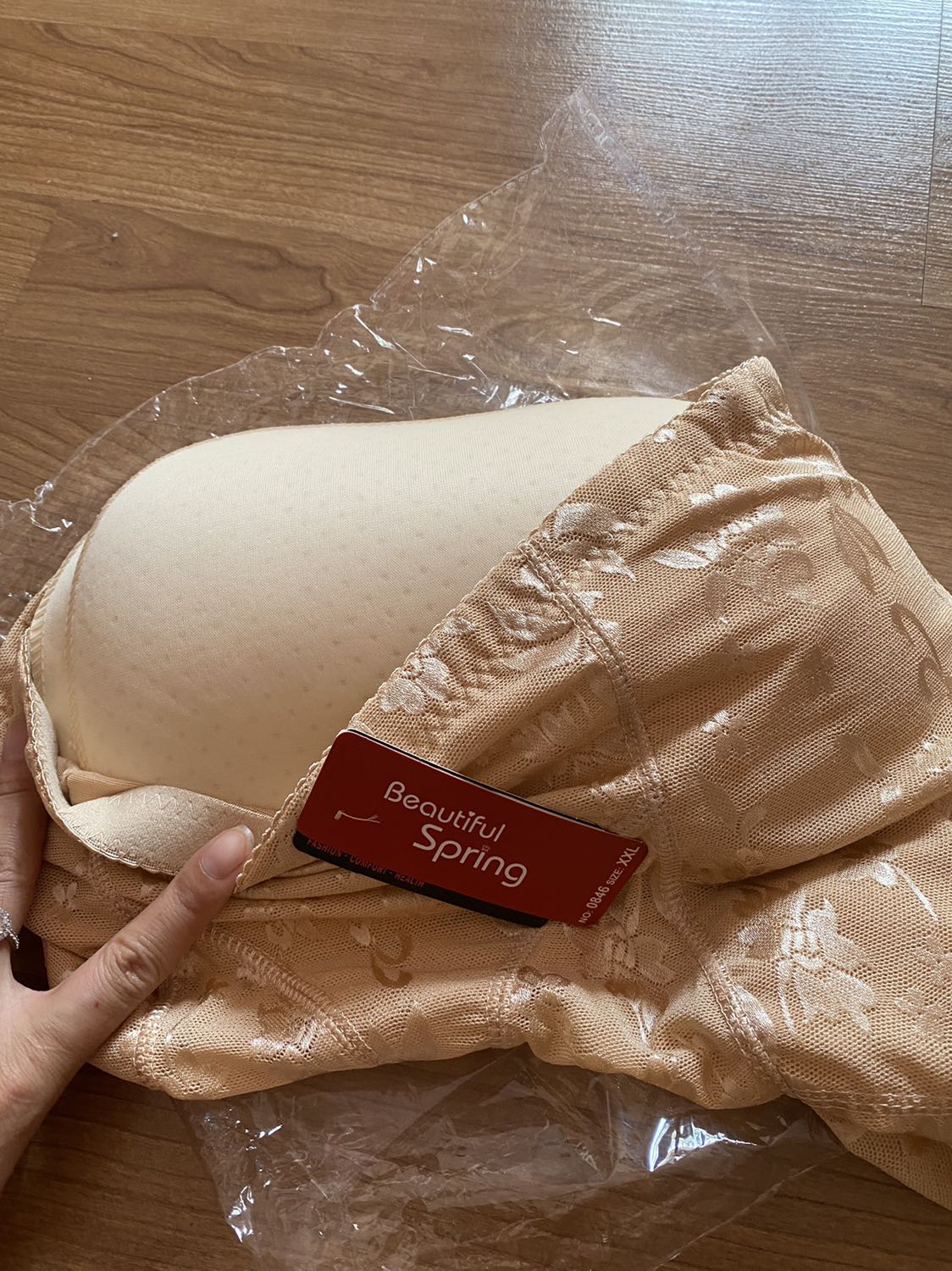 Đóng gói rất đẹp
Chất lượng ok nâng đẹp k lộ Đóng gói rất đẹp
Chất lượng ok nâng đẹp k lộ