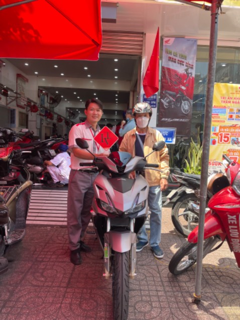 Tư vấn rất rõ ràng , bạn tư vấn hài hước vui vẻ . Cảm ơn HEAD Tân Long Vân 4