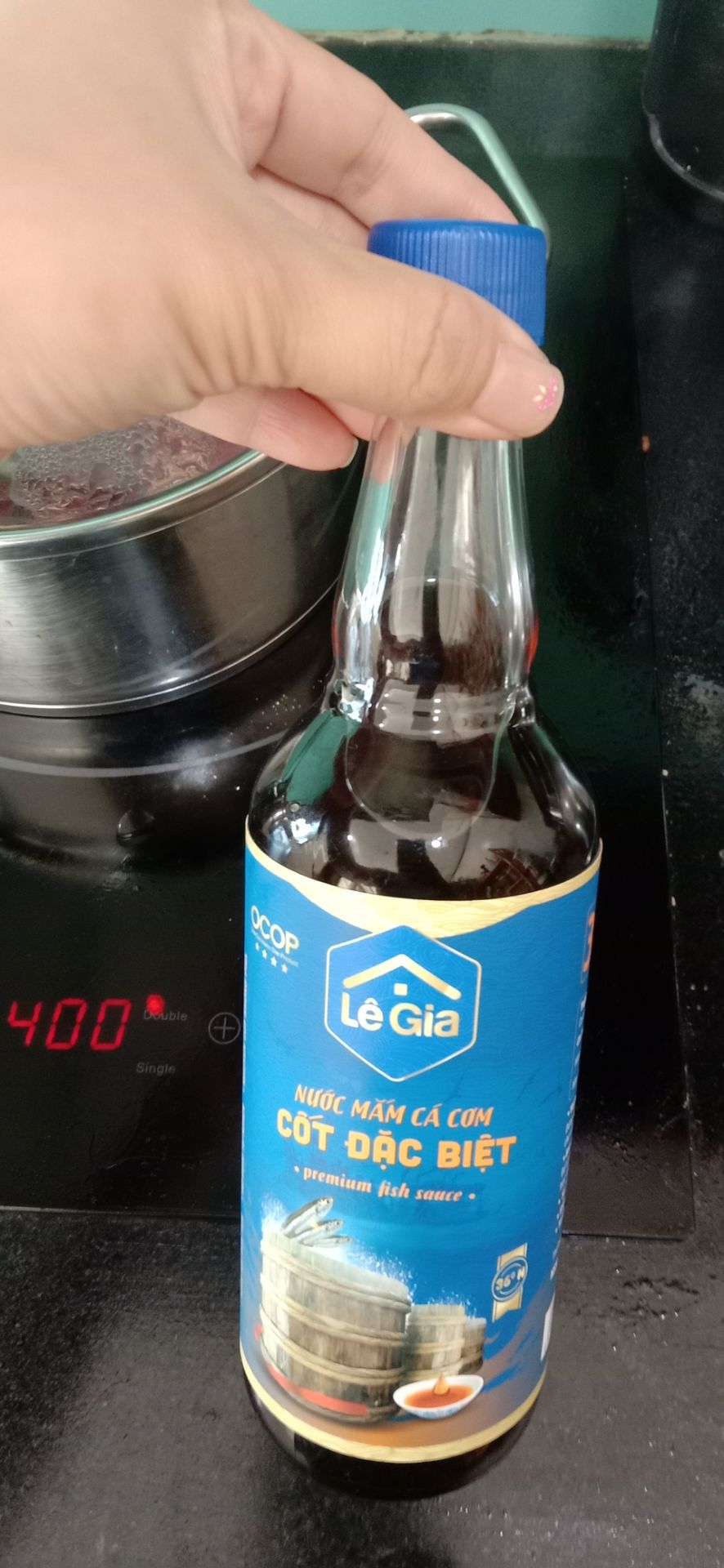 Nước mắm Lê Gia ngon, loại này dùng để ăn là nước cốt đặc biệt nước mắm sạch và chất lượng tốt Nước mắm Lê Gia ngon, loại này dùng để ăn là nước cốt đặc biệt nước mắm sạch và chất lượng tốt