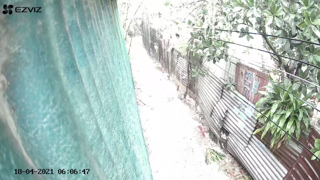 Mình mua C3W Pro, mọi thứ tốt trừ nhìn đêm và khả năng truy cập camera không ổn định.
- Để cài đặt hình ảnh mặc định (mức 6 brightness) khi nhìn đêm sẽ không thấy gì (tối thui). Phải tăng brightness lên tối đa mới thấy rõ, bù lại khi nhìn ngày hình ảnh sẽ bị cháy sáng ko nhìn được.
Không biết đây là lỗi hay tính năng nữa, thất vọng.
- Khả năng truy cập camera (cấu hình, xem video trên thẻ nhớ) không ổn định, cam hay bị offline.