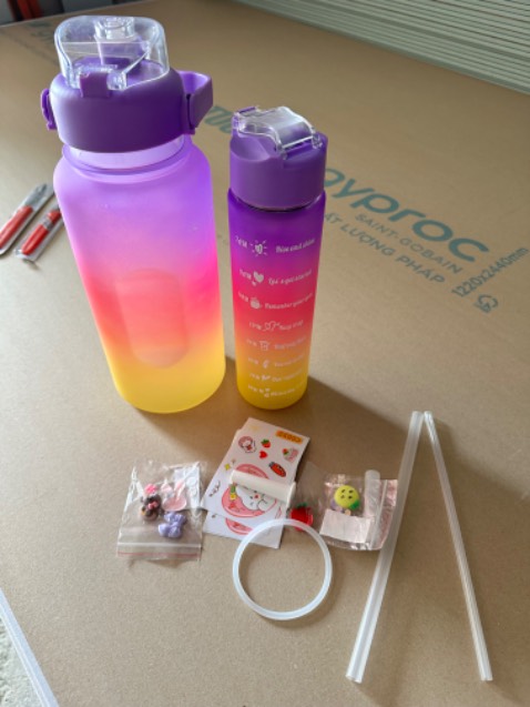 Cầm thấy chắc chắn . Giao hàng nhanh . 1 điểm trừ là nút bật nắp không được nhậy, hơi khó đậy