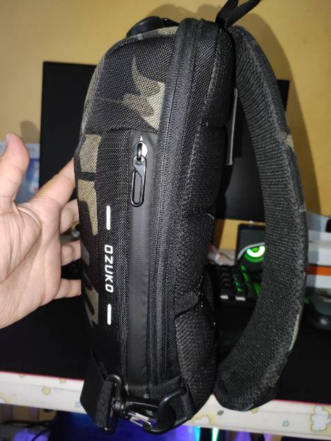 Sp ổn, giao hàng nhanh, khoá mã dễ điều chỉnh, các ngăn chứa rộng rãi, dây đeo êm ái