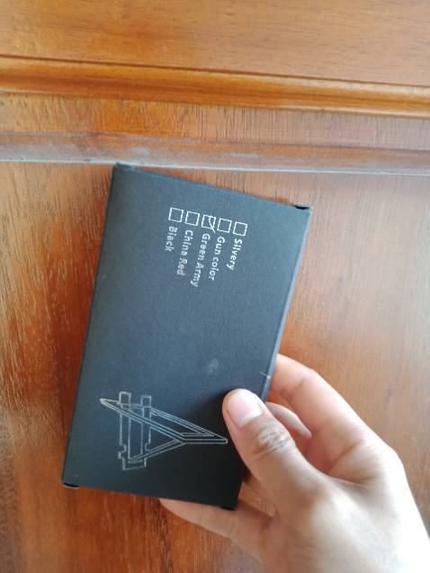 Mình mới nhận được hàng và cảm thấy rất quí anh shipper, nhiệt tình, dù trời mưa rất to nhưng vẫn rất thân thiện, cuộc sống này vẫn có nhiều sự vất vả quá , còn về chất lượng hàng hóa thì thấy cũng ổn tuy chưa xuất sắc nhưng vẫn đánh giá các bạn 5 sao