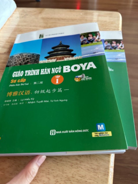 Mình thấy bộ này học ok lắm, các bạn tự học cũng khá là dễ hiểu.