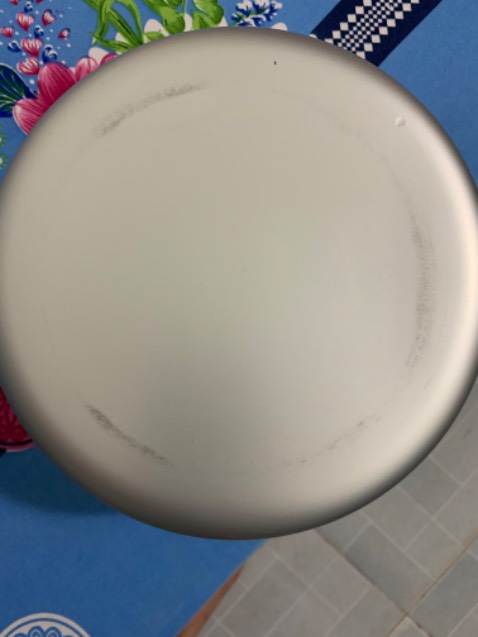 Shop đóng gói cẩn thận, chắc chắn, an toàn, hàng sharp nên yên tâm về chất lượng, chuẩn mã hàng, nhưng sao dưới đáy nồi có vẻ trầy chút, tạm chấp nhận có thể do vận chuyển về kho nên bị vậy.