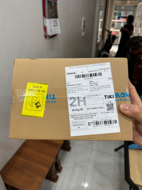 Giao hàng nhanh, đóng gói cẩn thận. Sp sử dụng rất thích da mềm mịn, cấp ẩm tốt. Đặc biệt với vòi xịt sử dụng rất thuận tiện.