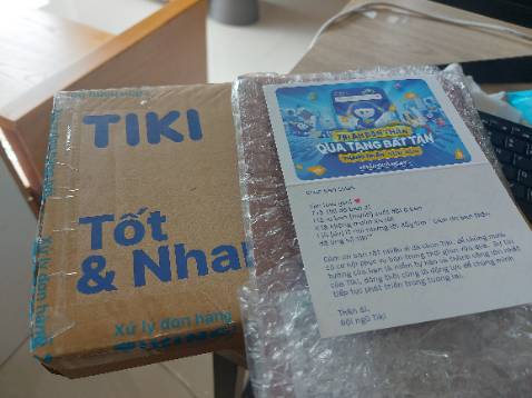 Mình cần gấp sổ nên ship tiki giao nhanh 2h, 
Shipper thì dễ thương. Sổ thì chất lượng, giấy ko bị lem sang trang khác nha mn. K bị hôi giấy đâu. 10 điểm cho shop và app ^^