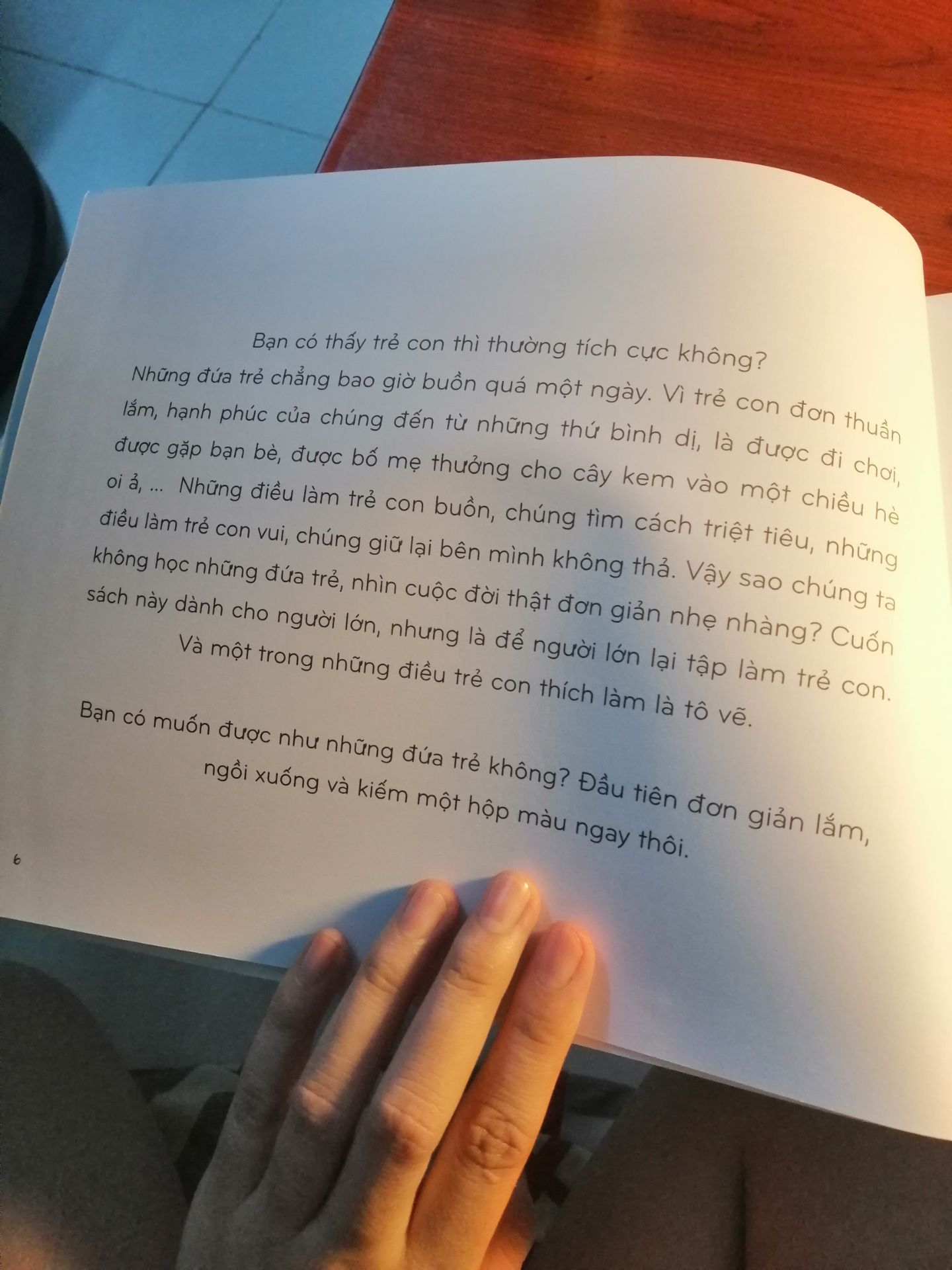 Giao nhanh, đóng gói cẩn thận. 
Sách có bìa xinh xỉu, hình vẽ rất dễ thương. Có những câu qoutes rất ấm áp. Đây là một cuốn sách rất thích hợp để xã stress, tự an ủi bản thân mỗi khi mệt mỏi.