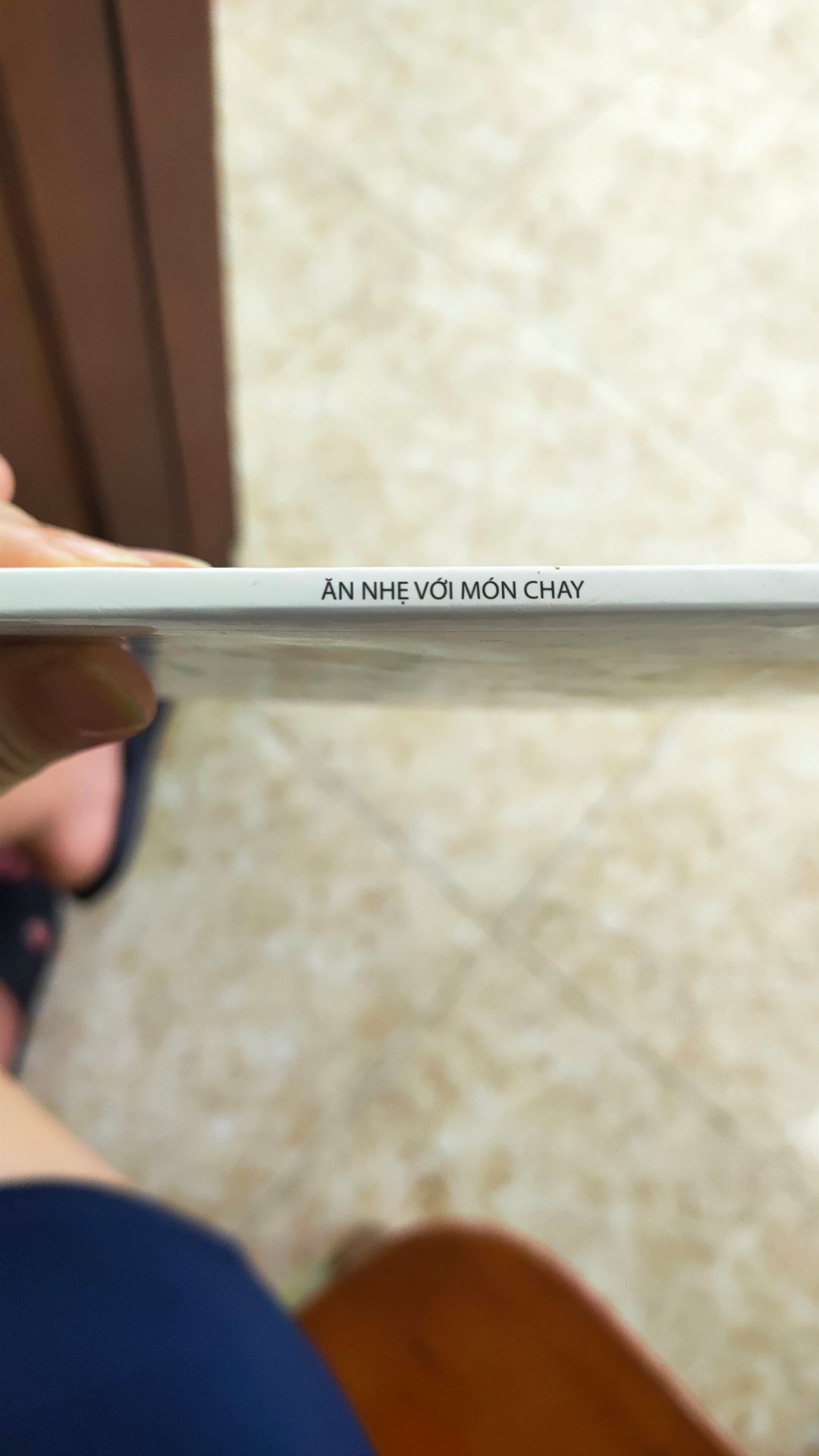 mình mua 1 loạt các cuốn sách nấu ăn. khá hữu ích. hướng dẫn dễ hiểu