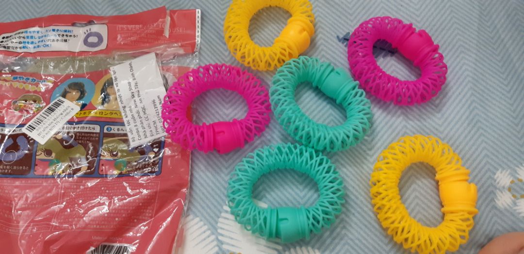 Trên bìa ghi rõ 8 cuốn mà giao có 6 cuốn là sao shop???