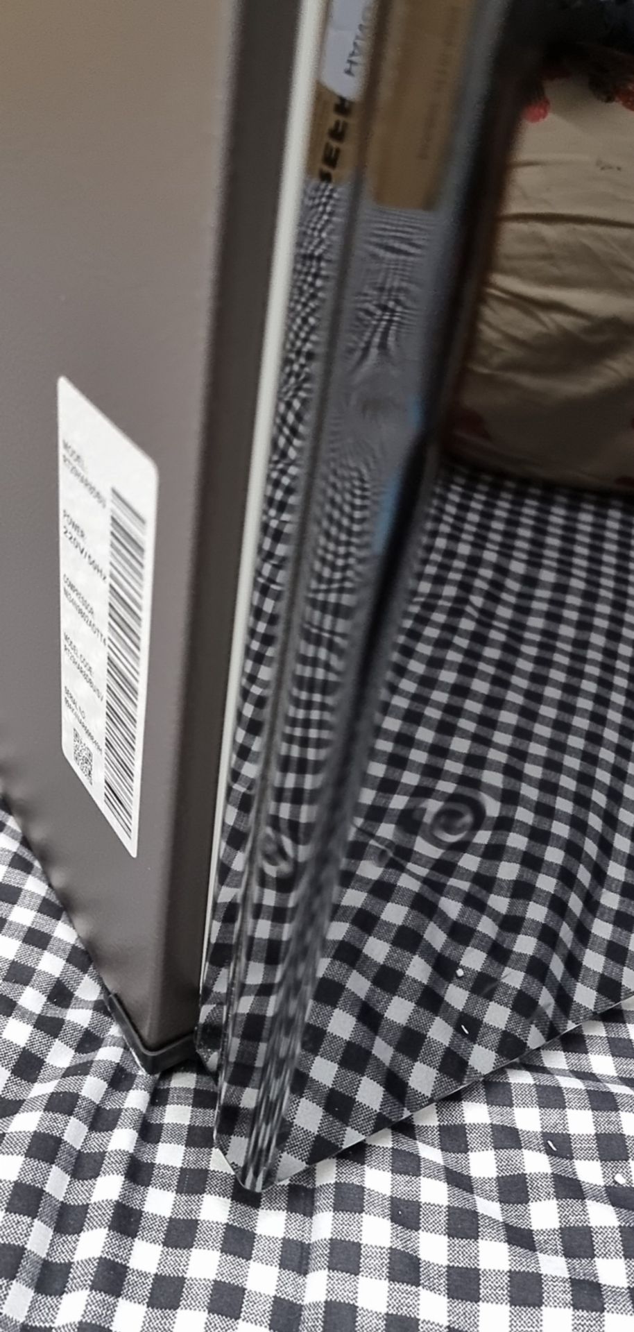 tủ bị móp 3 chỗ, sản phẩm giao muộn 1 ngày không thông báo.
Cảm giác chờ đến ngày giao không giao 14/06/21 thì đến ngày 15/06 nhận được 1 cái tủ móp 3 chỗ thất vọng vô cùng.
Mong tiki sớm hỗ trợ đổi lại cho tôi tủ khác.
Xin cảm ơn