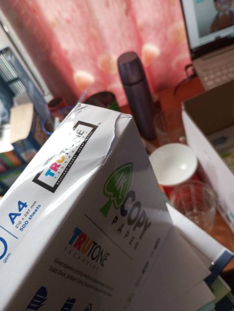 Rách rưới tùm lum. Để đc mỗi bịch nguyên ở đầu còn ở dưới thì rách quá trời là rách. Vô cùng thất vọng về đơn hàng. Lưu ý em không rảnh mà ngồi đôi co với shop nha nên shop tự xem mà ngẫm lại. Em xin cảm ơn shop và ko cần hoàn lại và cũng ko cần đổi trả. Không mua lại lần 2.