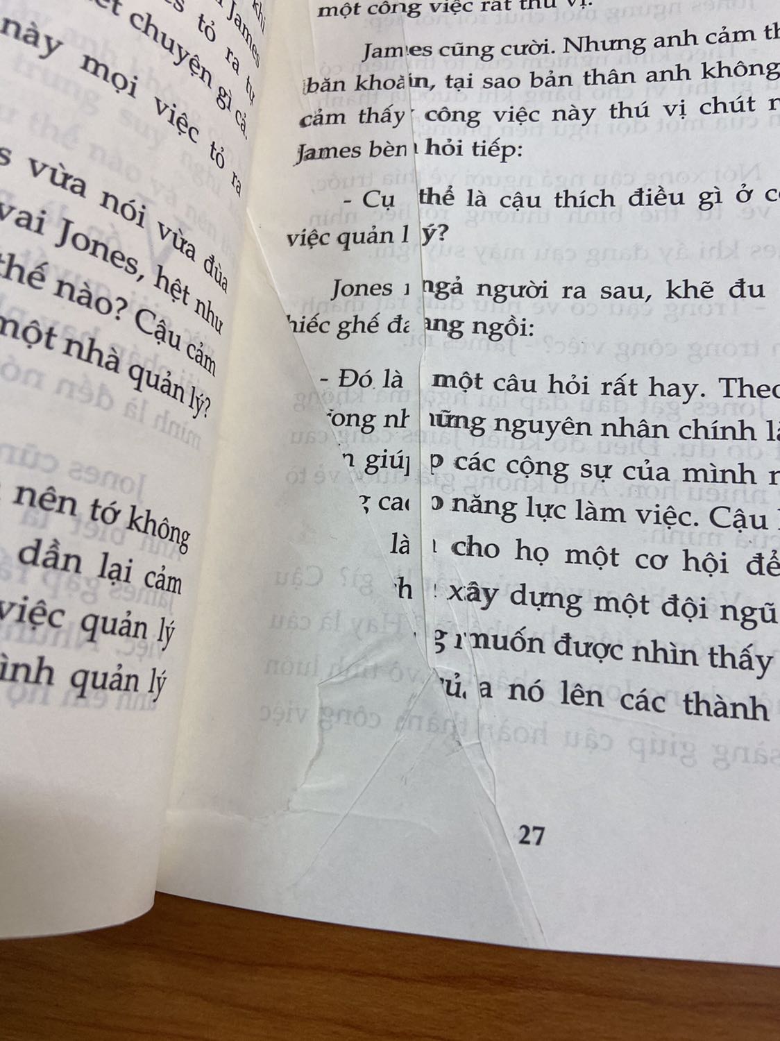 T mua 25 quyển để tặng nhưng khi nhận hàng chưa kiêm tra đã đưa đi tặng. Nay nhận được phản hồi có 1 quyển bị lỗi khi in của nxb. Tiki có hỗ trợ đổi trả sản phẩm không?