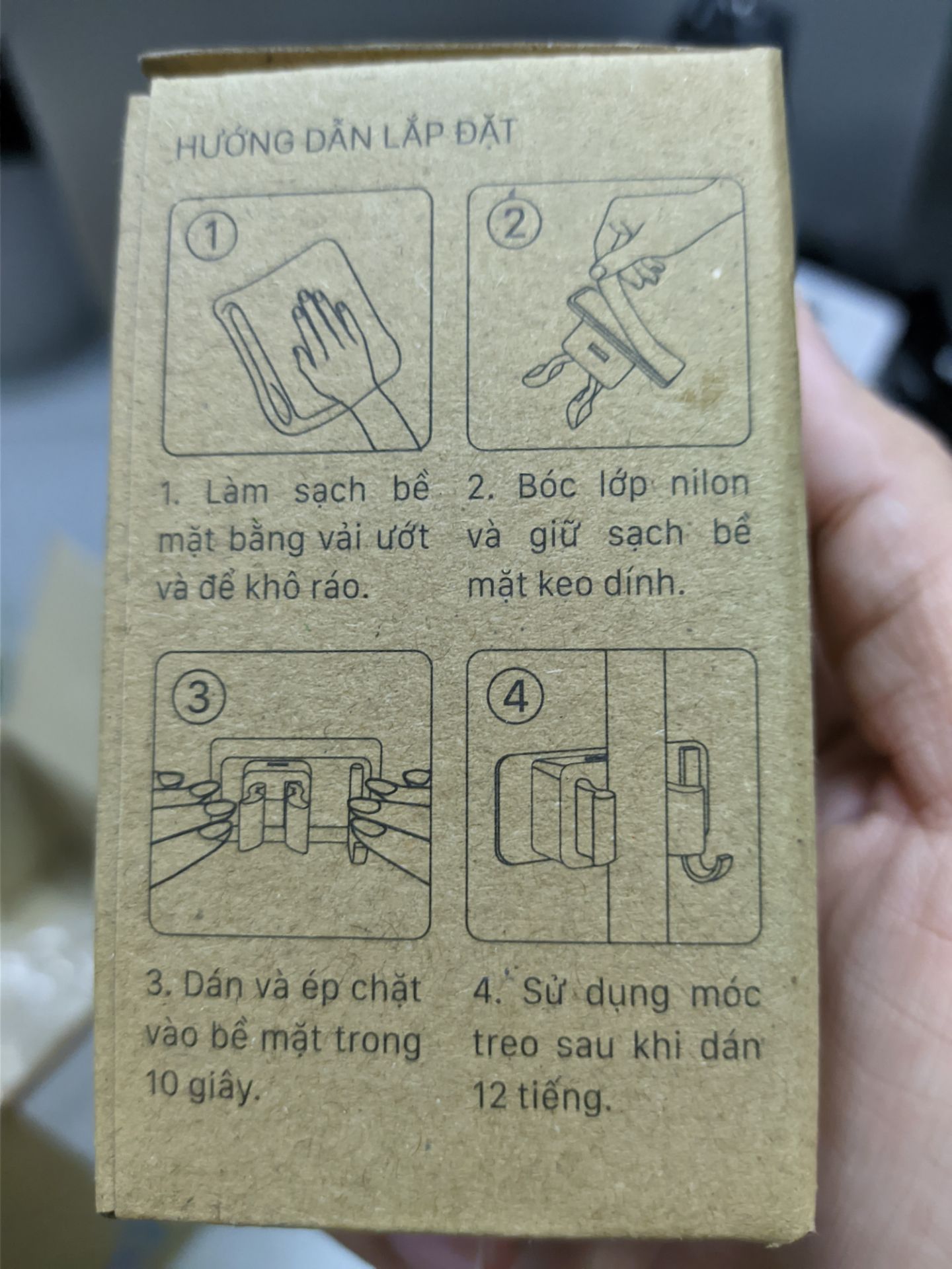 Hộp đựng nhỏ nhắn, có đầy đủ thông tin và hướng dẫn sử dụng chi tiết.
Sản phẩm hoàn thiện tốt, thiết kế đẹp.