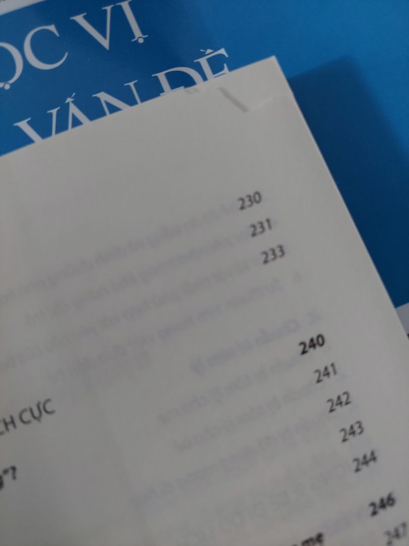 sách bị rách góc rất nhiều trang, mình đặt 6 cuốn sách mà gói hàng ko cẩn thận j cả