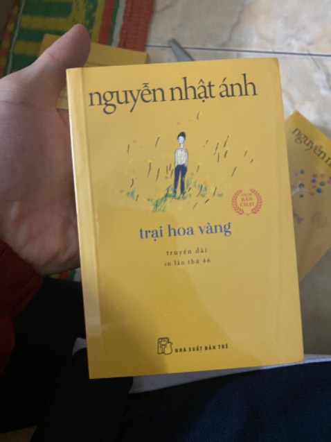 Tiki giao hàng nhanh, bọc lớp chống xóc ổn nên sách k bị sao . Sách thì chưa đọc nên chưa đánh giá nội dung.