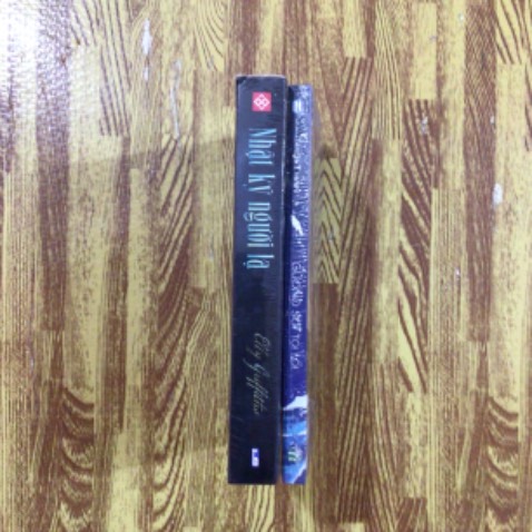 Truyện nội dung hấp dẫn,mới,bọc hàng tương đối,giao nhanh