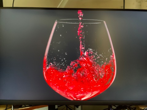 Chất lượng hình ảnh tốt, giao hàng nhanh.