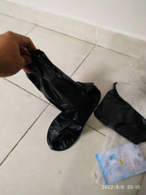 Hàng không giống như mô tả. size XL không mang vừa giày size 32. Mỏng như tờ giấy. Yêu cầu đổi hàng.